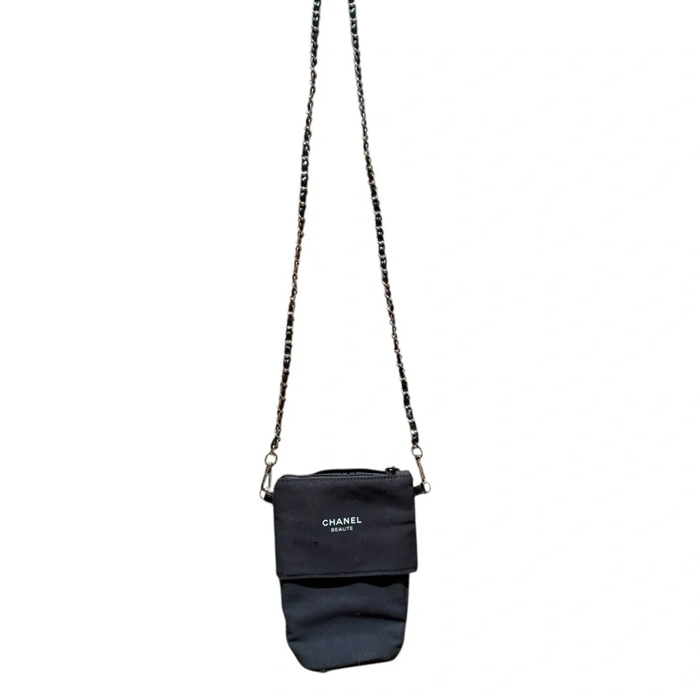 CHANEL Beauté Black Zip Cosmetic Pouch